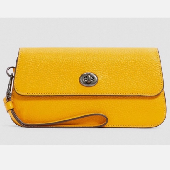 Authentic Coach Originals Turnlock Wristlet in Ochre Refined Pebble Leather, NWT